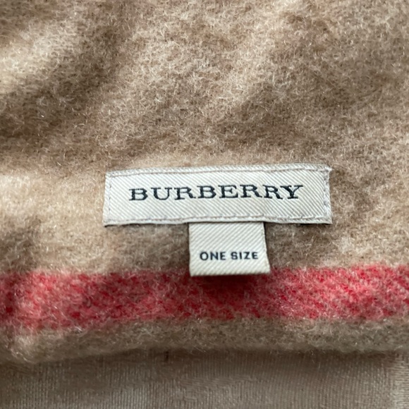 Burberry scarf - Picture 2 of 9